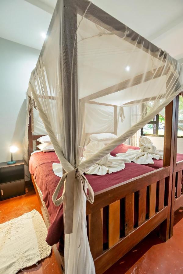 Shoestrings Backpackers Lodge Vic Falls Victoria Falls Eksteriør billede