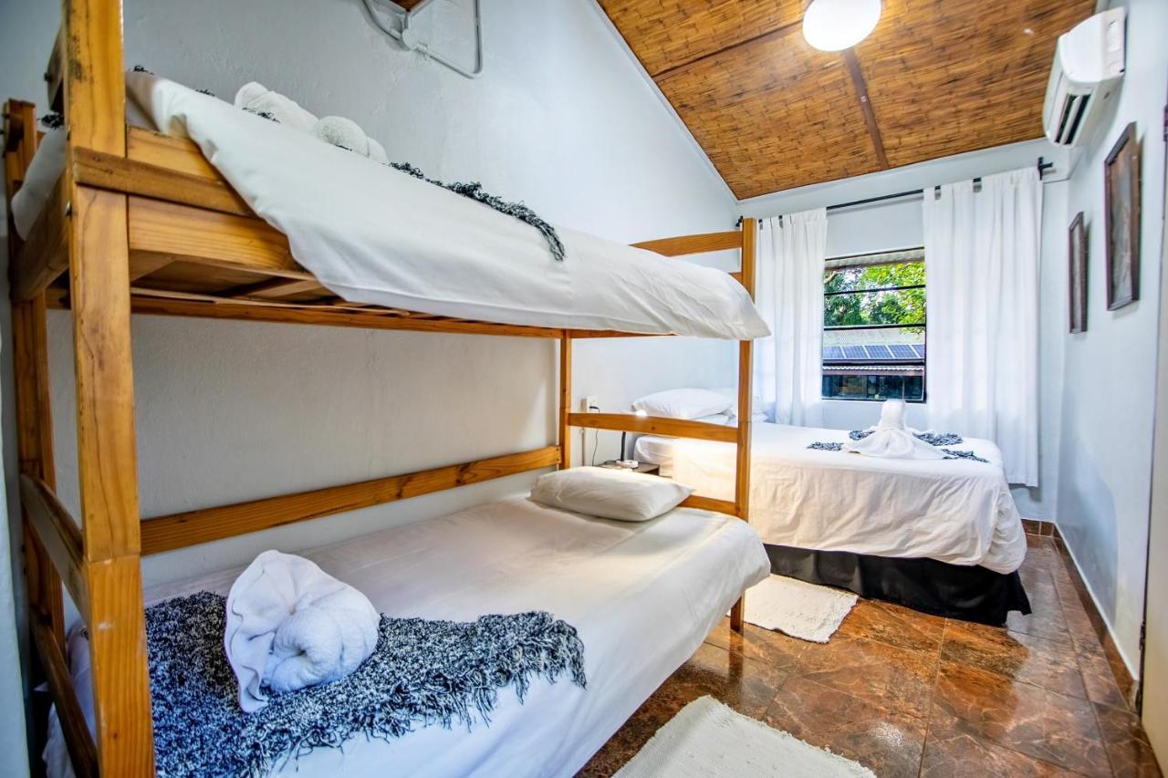 Shoestrings Backpackers Lodge Vic Falls Victoria Falls Eksteriør billede
