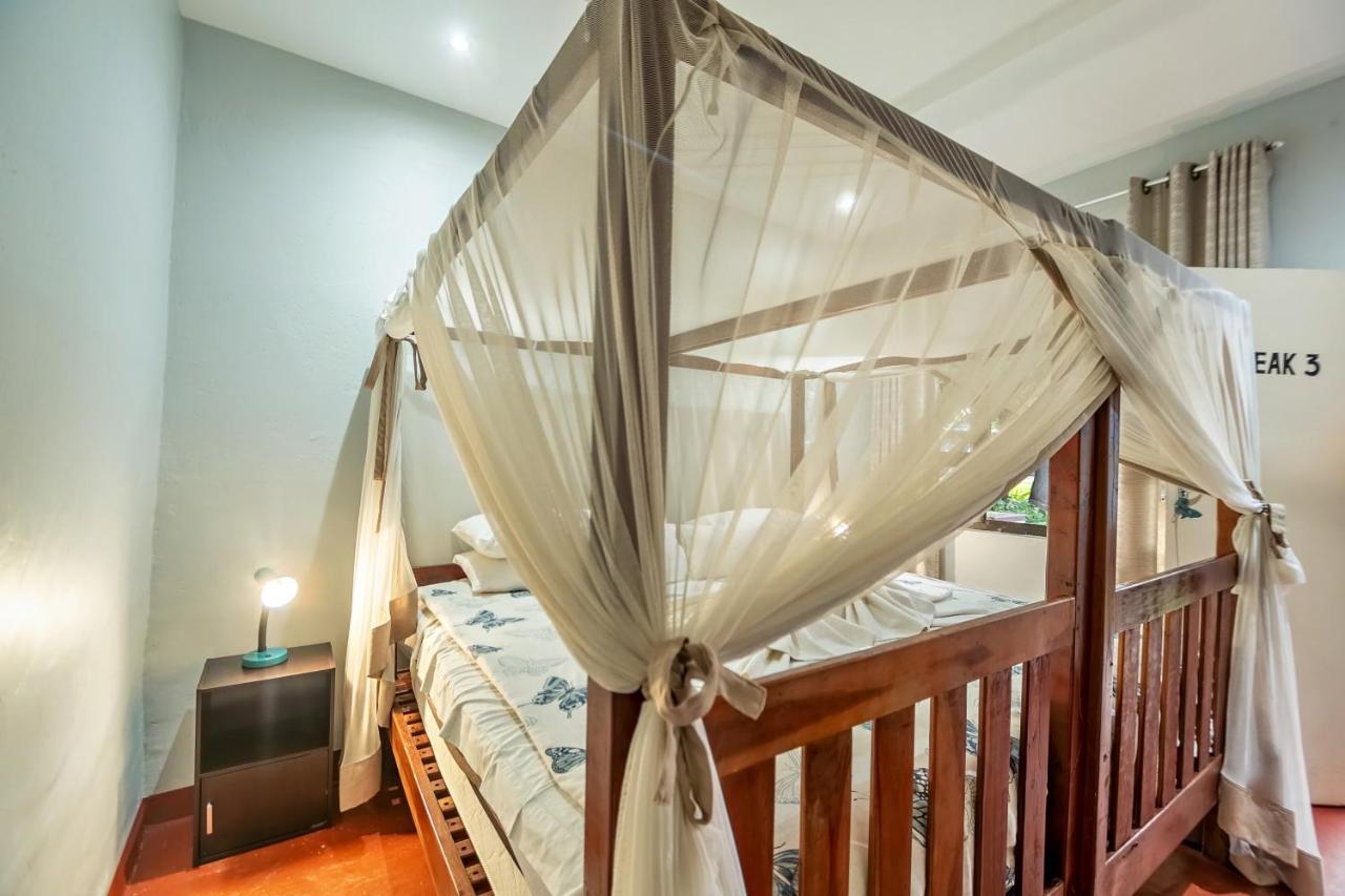 Shoestrings Backpackers Lodge Vic Falls Victoria Falls Eksteriør billede