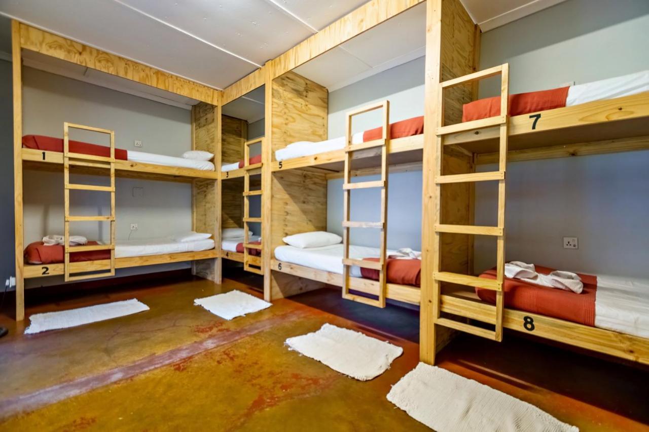 Shoestrings Backpackers Lodge Vic Falls Victoria Falls Eksteriør billede