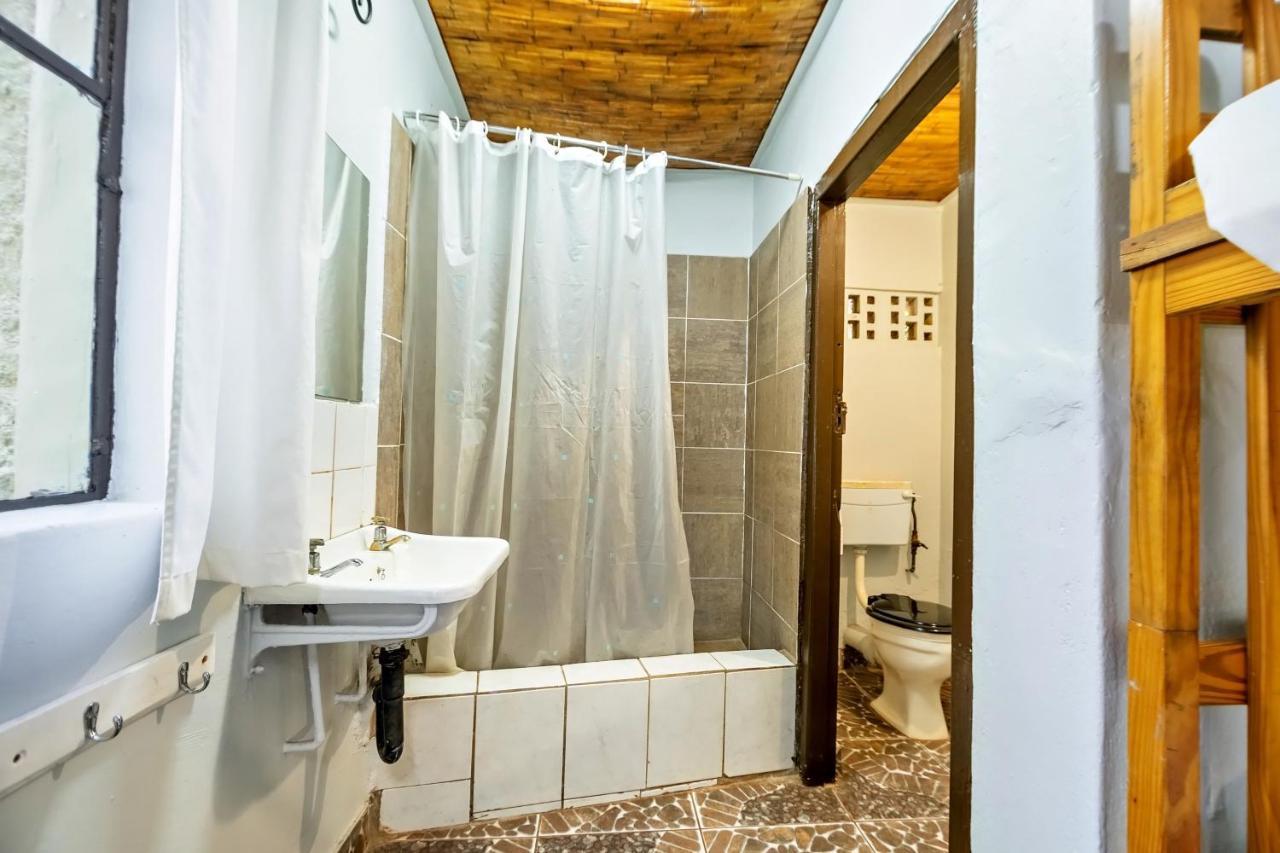 Shoestrings Backpackers Lodge Vic Falls Victoria Falls Eksteriør billede