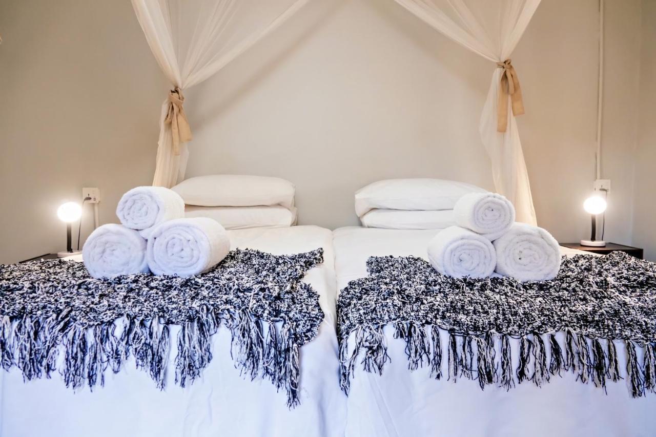 Shoestrings Backpackers Lodge Vic Falls Victoria Falls Eksteriør billede