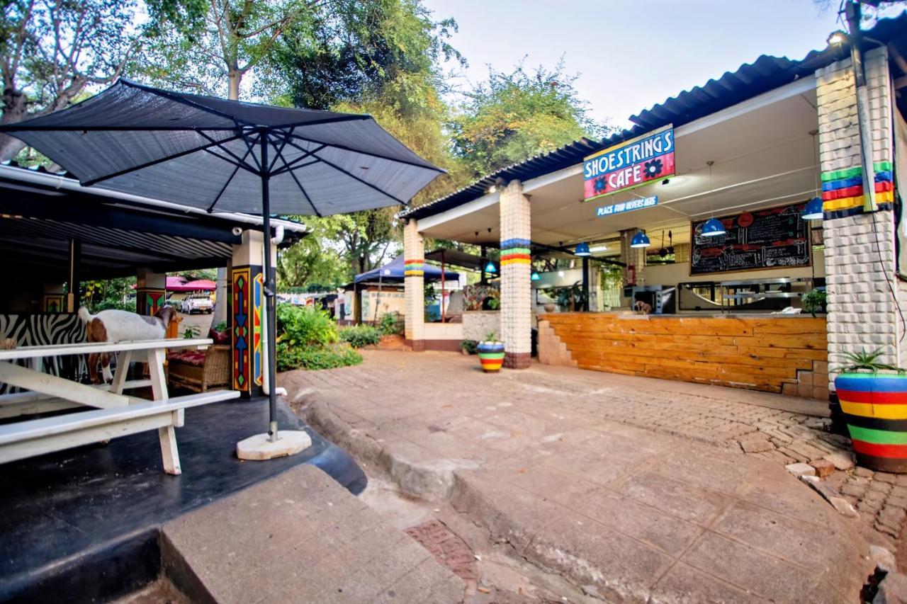 Shoestrings Backpackers Lodge Vic Falls Victoria Falls Eksteriør billede