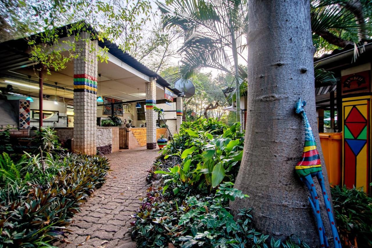 Shoestrings Backpackers Lodge Vic Falls Victoria Falls Eksteriør billede